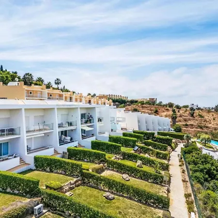 Terras Novas Village Albufeira, Maria
