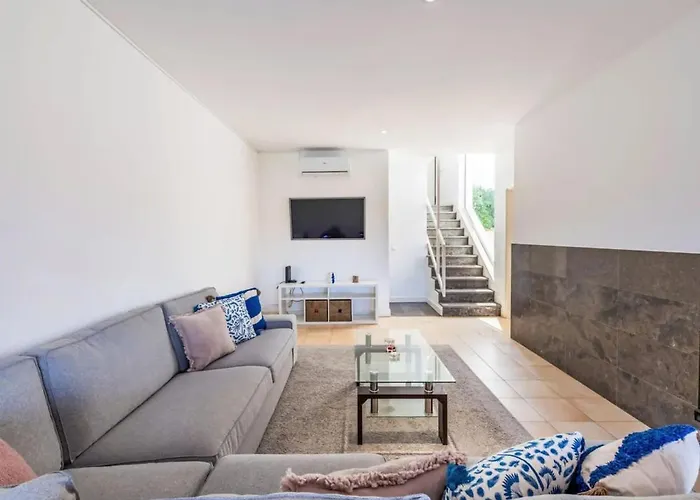 Maria, 3bd & Pool & Garden & Bbq * Αλμπουφέιρα